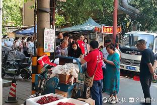 湖人官方：球队已经从南湾湖人召回17号秀席菲诺